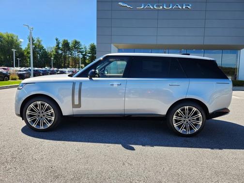 2025 Land Rover Range Rover SE
