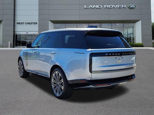 2025 Land Rover Range Rover SE
