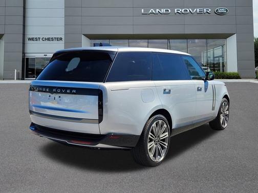 2025 Land Rover Range Rover SE