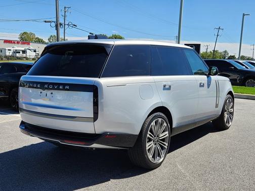 2025 Land Rover Range Rover SE