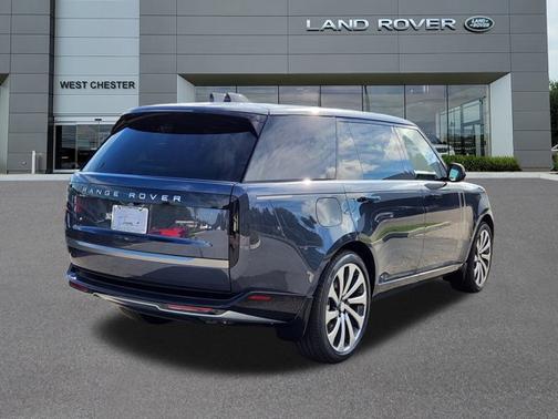 2025 Land Rover Range Rover SE