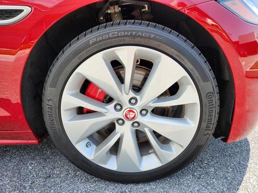 2022 Jaguar XF R-Dynamic SE