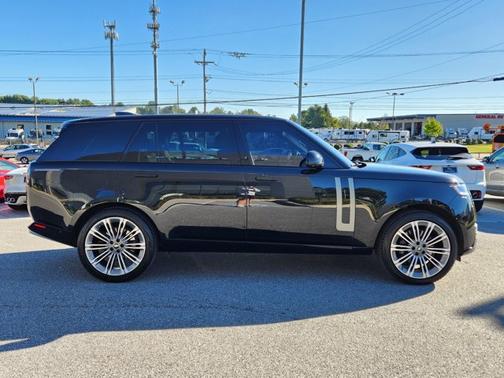 2023 Land Rover Range Rover SE