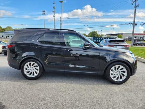 2024 Land Rover Discovery S