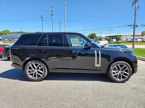 2025 Land Rover Range Rover SE
