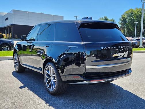 2025 Land Rover Range Rover SE