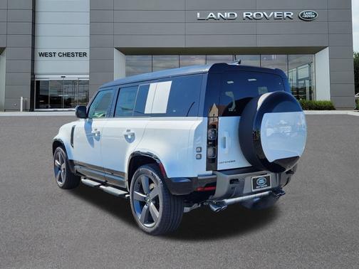 2025 Land Rover Defender V8