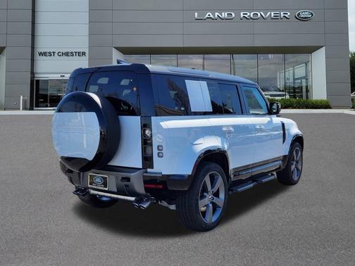 2025 Land Rover Defender V8