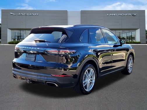 2022 Porsche Cayenne Base