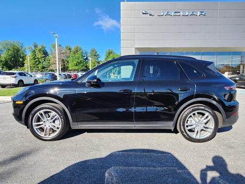 2022 Porsche Cayenne Base