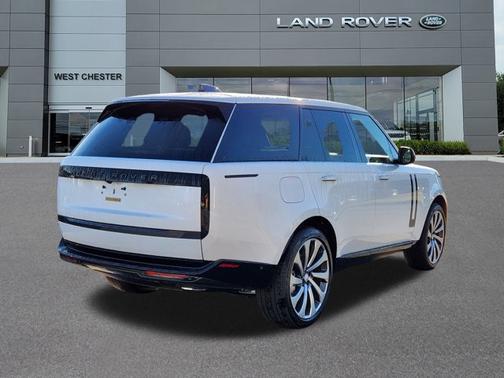 2025 Land Rover Range Rover SE