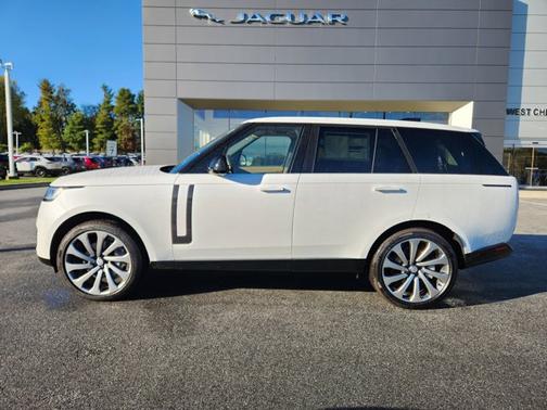 2025 Land Rover Range Rover SE