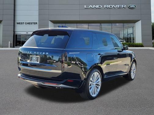 2025 Land Rover Range Rover SE