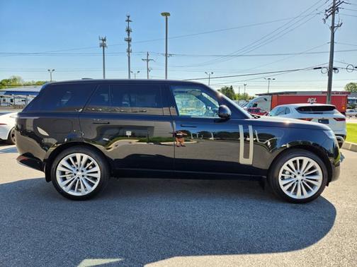 2025 Land Rover Range Rover SE