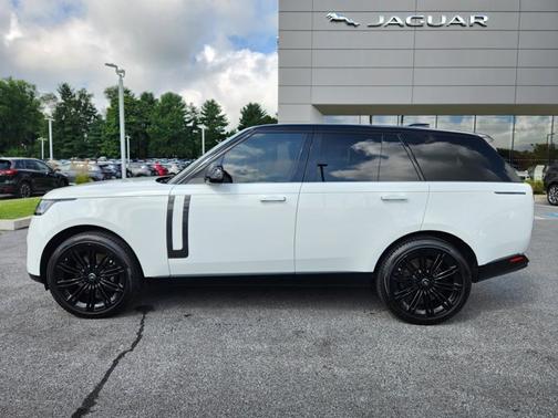 2024 Land Rover Range Rover SE