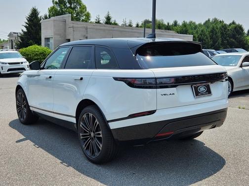 2026 Land Rover Range Rover Velar Dynamic SE