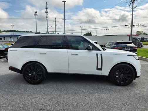 2023 Land Rover Range Rover SE