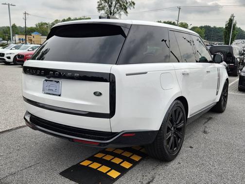 2023 Land Rover Range Rover SE