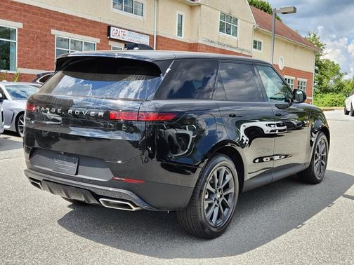 2025 Land Rover Range Rover Sport SE