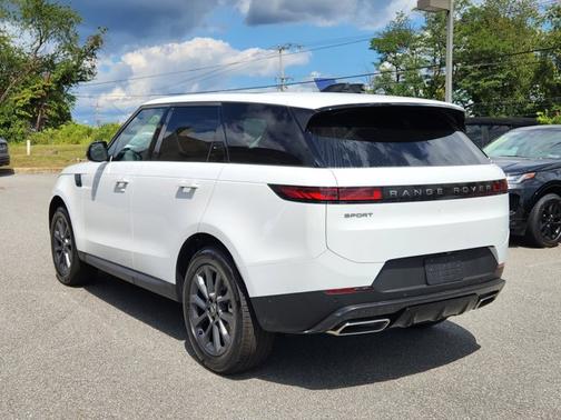 2025 Land Rover Range Rover Sport SE
