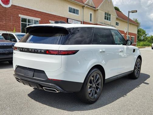 2025 Land Rover Range Rover Sport SE