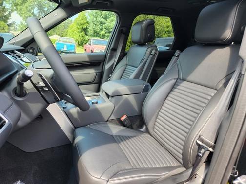 2025 Land Rover Discovery S