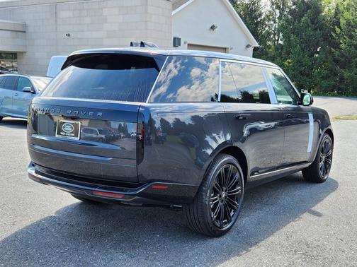 2025 Land Rover Range Rover SE