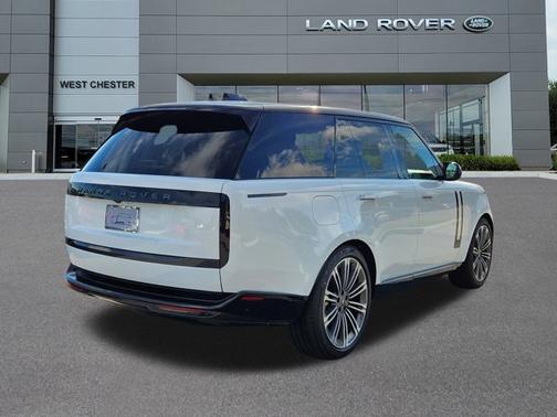 2025 Land Rover Range Rover SE