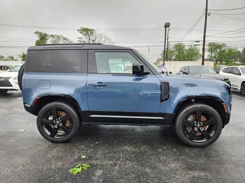 2024 Land Rover Defender X-Dynamic SE
