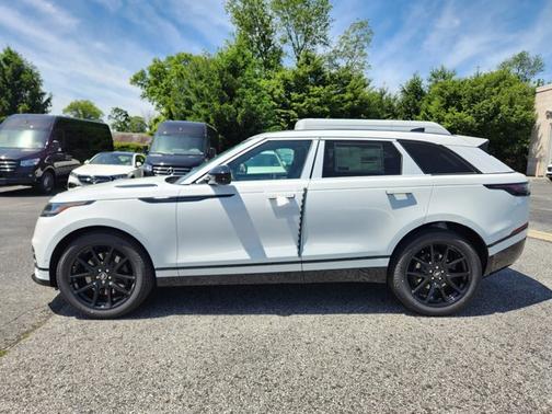 2026 Land Rover Range Rover Velar Dynamic SE