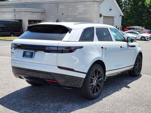 2026 Land Rover Range Rover Velar Dynamic SE