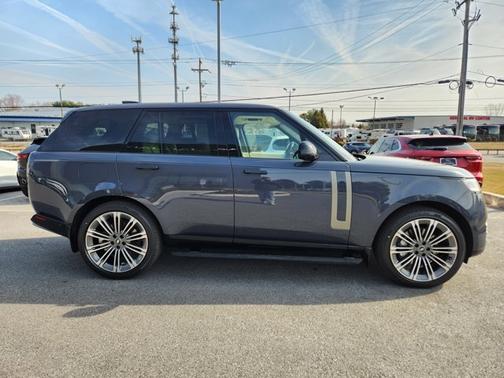 2025 Land Rover Range Rover SE