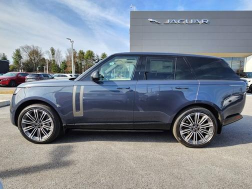 2025 Land Rover Range Rover SE