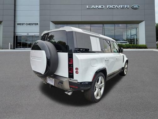2025 Land Rover Defender X-Dynamic SE