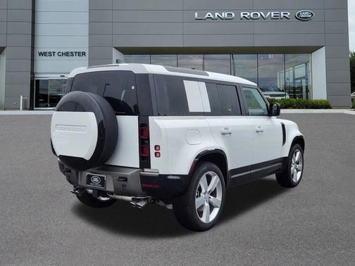 2025 Land Rover Defender X-Dynamic SE