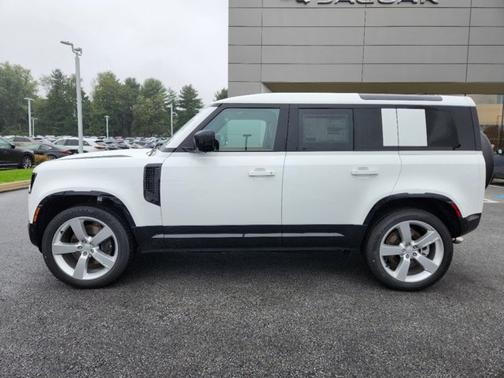 2025 Land Rover Defender X-Dynamic SE
