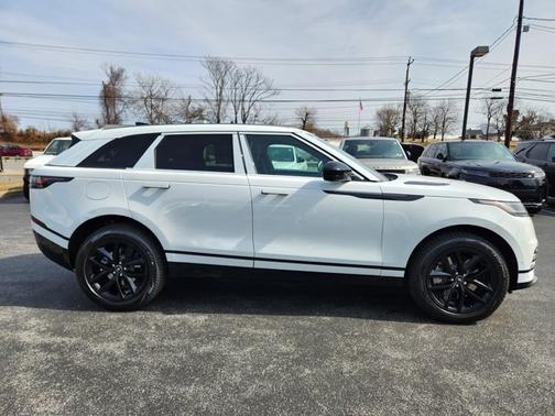 2026 Land Rover Range Rover Velar Dynamic SE