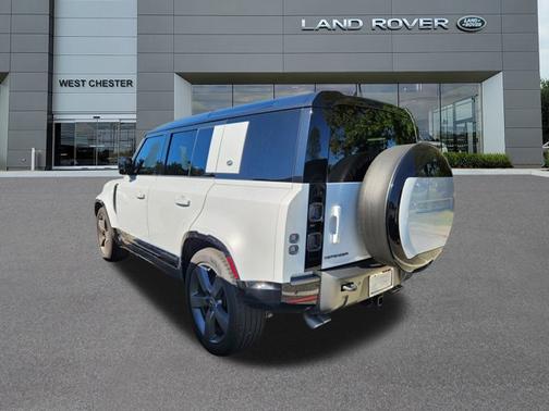 2023 Land Rover Defender V8