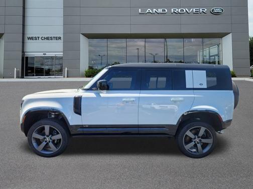 2023 Land Rover Defender V8
