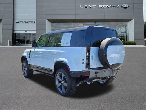2023 Land Rover Defender V8