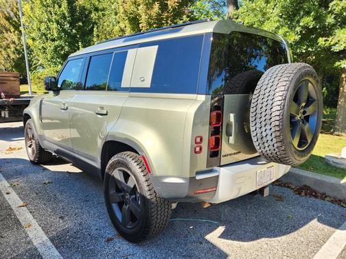 2024 Land Rover Defender S