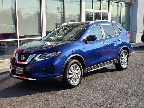 Photo 2 of 3 of 2020 Nissan Rogue SV
