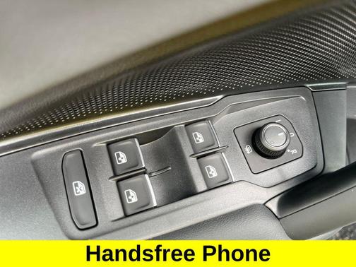 sandstone 2026 Volkswagen Tiguan 2.0T SE R-Line Black 4MOTION