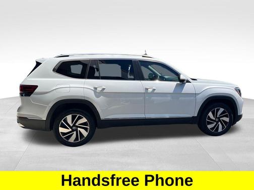 Opal White Pearl 2025 Volkswagen Atlas 2.0T SEL
