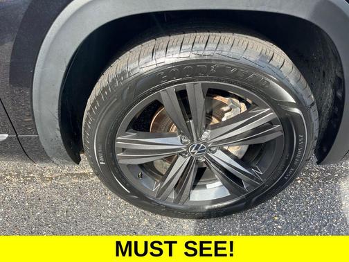 2022 Volkswagen Atlas Cross Sport 3.6L V6 SEL R-Line
