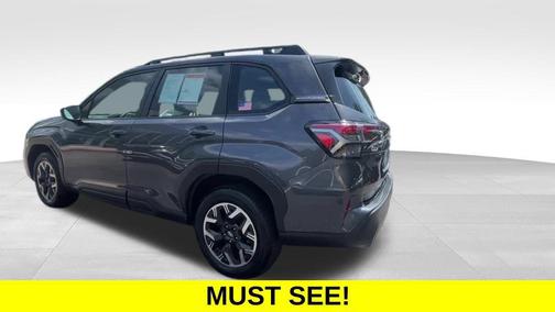 2025 Subaru Forester Base