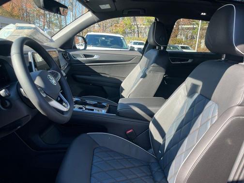 2026 Volkswagen Atlas Cross Sport 2.0T SEL Premium