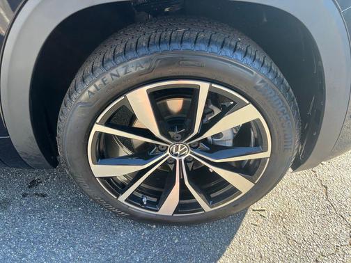 2026 Volkswagen Atlas Cross Sport 2.0T SEL Premium