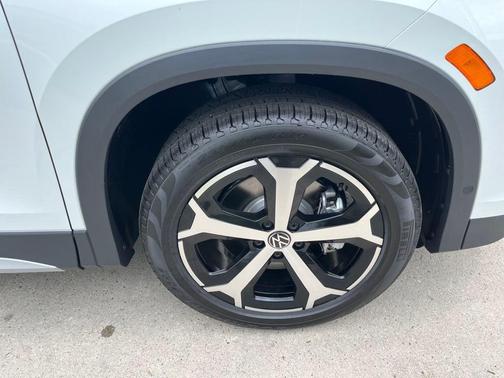 2025 Volkswagen Tiguan 2.0T SE 4MOTION