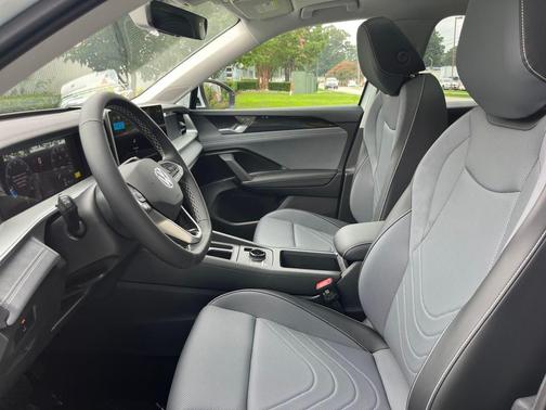2025 Volkswagen Tiguan 2.0T SE 4MOTION